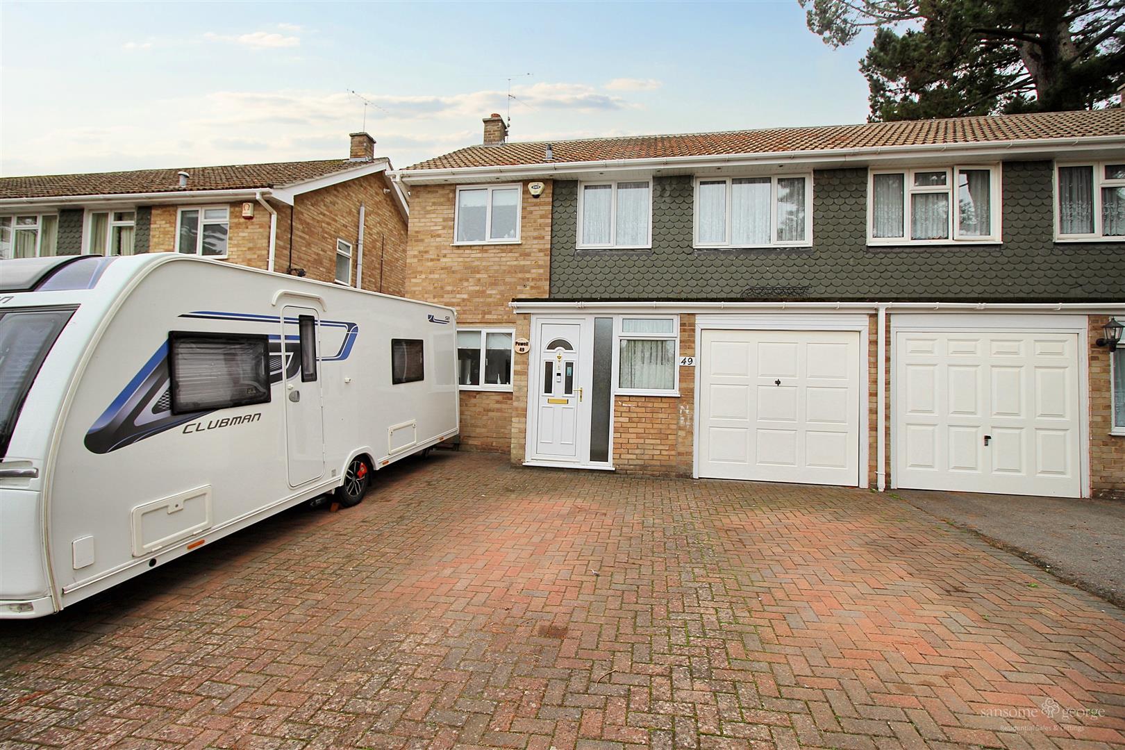 3 bed property in Cecil Aldin Drive, Reading